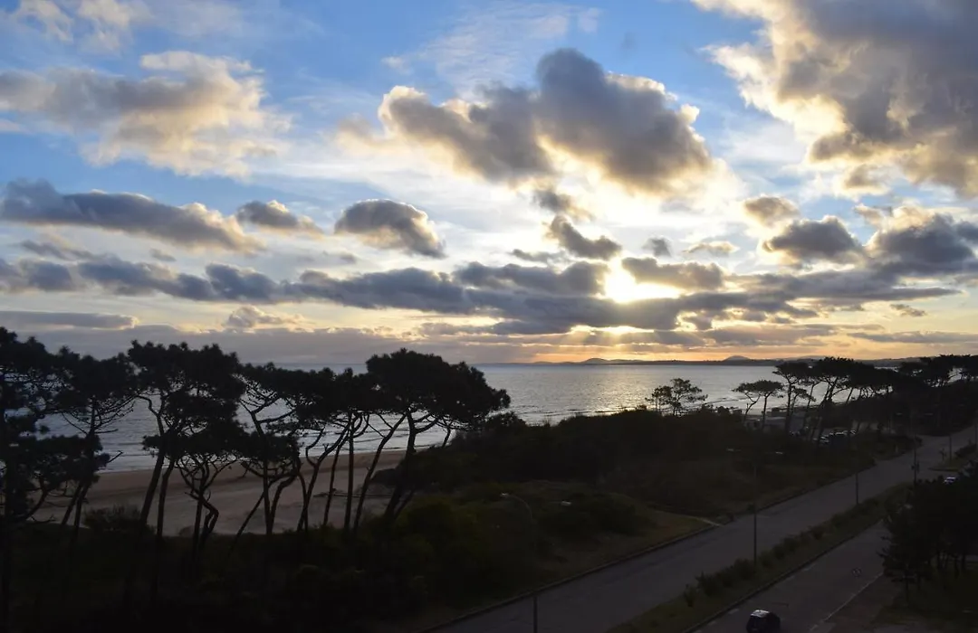 Vista Al Mar. Edificio Isla Gorriti, Parada 10 * Punta del Este